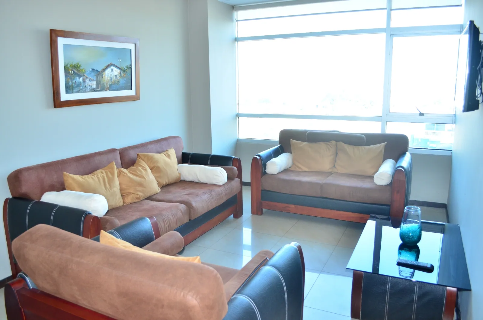 Suite en alquiler en edificio Élite Building sector Mall del Sol  – Foto 1
