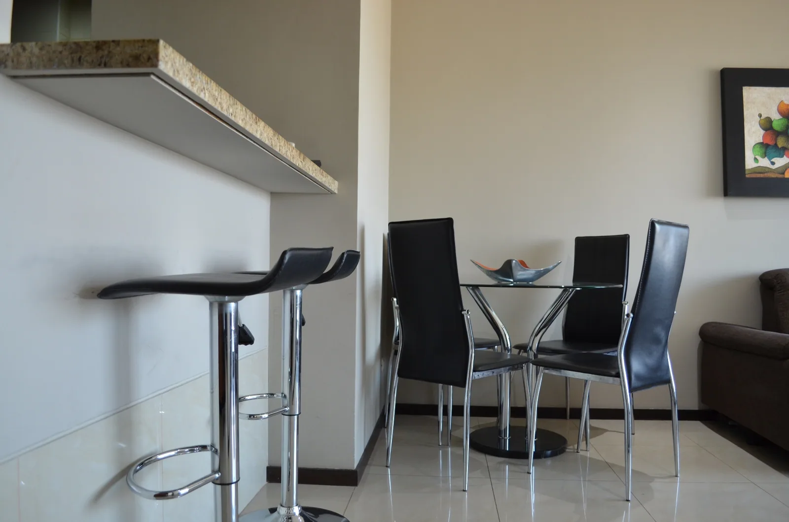 Departamento en venta en edificio Élite Building sector Mall del Sol – Foto 2