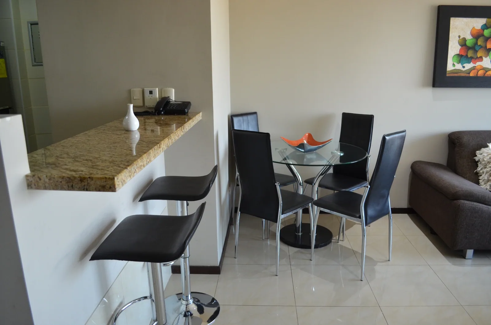 Departamento en venta en edificio Élite Building sector Mall del Sol – Foto 3