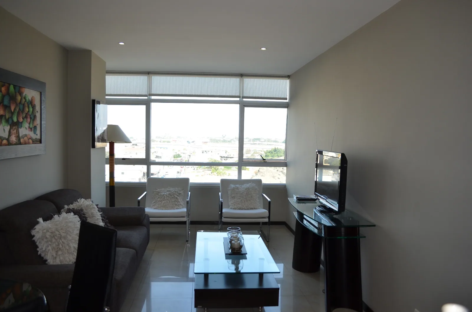 Suite en alquiler en edificio Élite Building sector Mall del Sol 