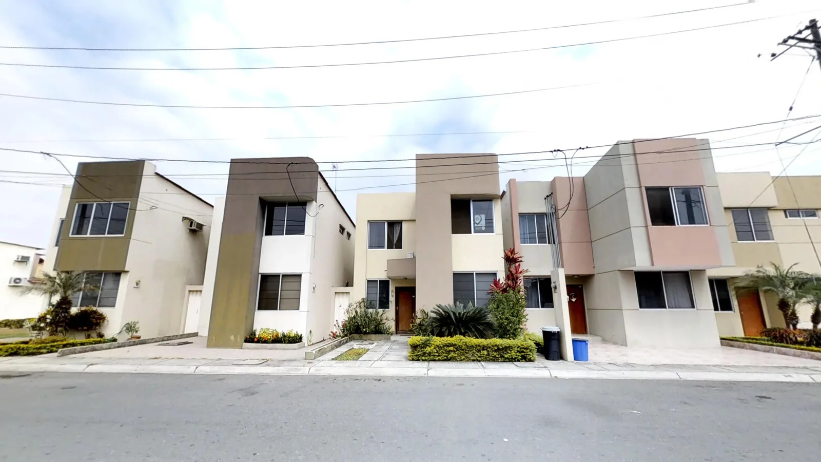 Casa en venta urbanización Cataluña vía Salitre - Samborondon – Foto 1