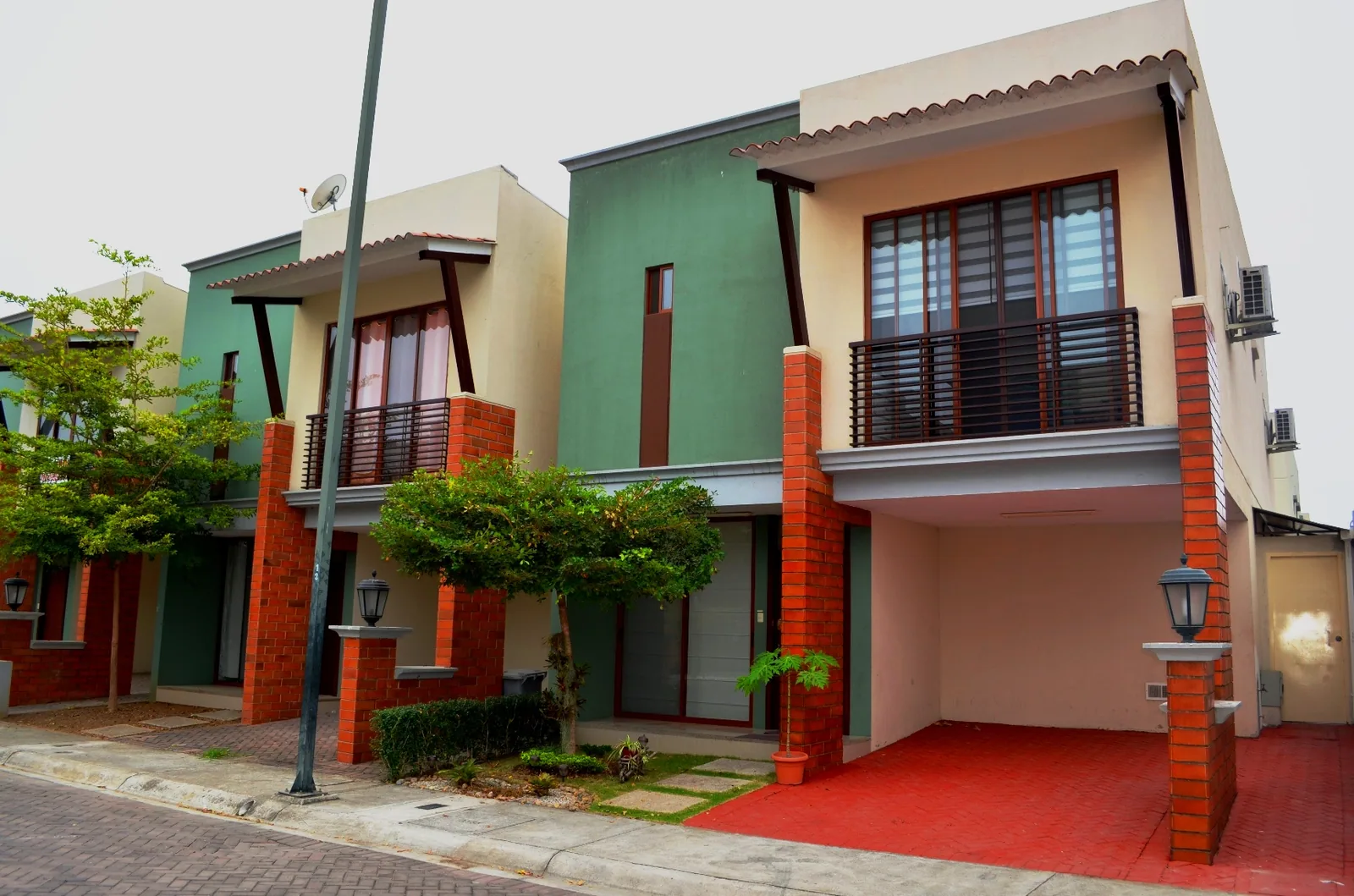 Casa en Alquiler en urbanización Bali via samborondon  – Foto 1