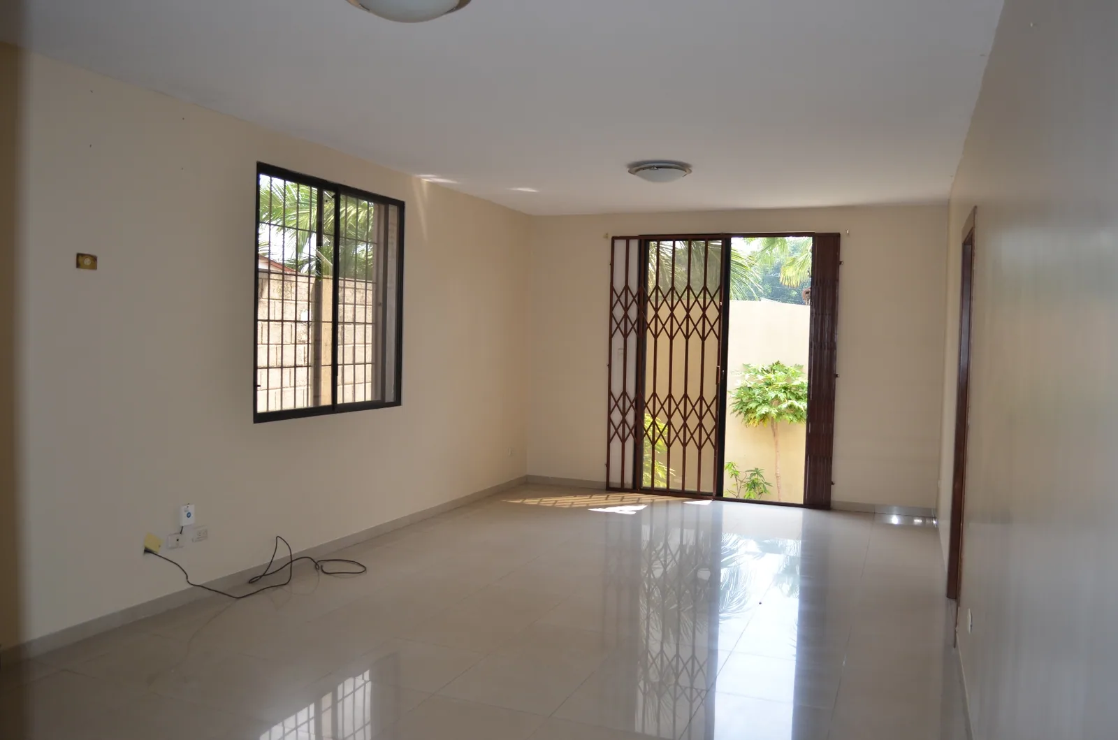 Townhouse en alquiler en Urbanización Ciudad Colón  – Foto 3