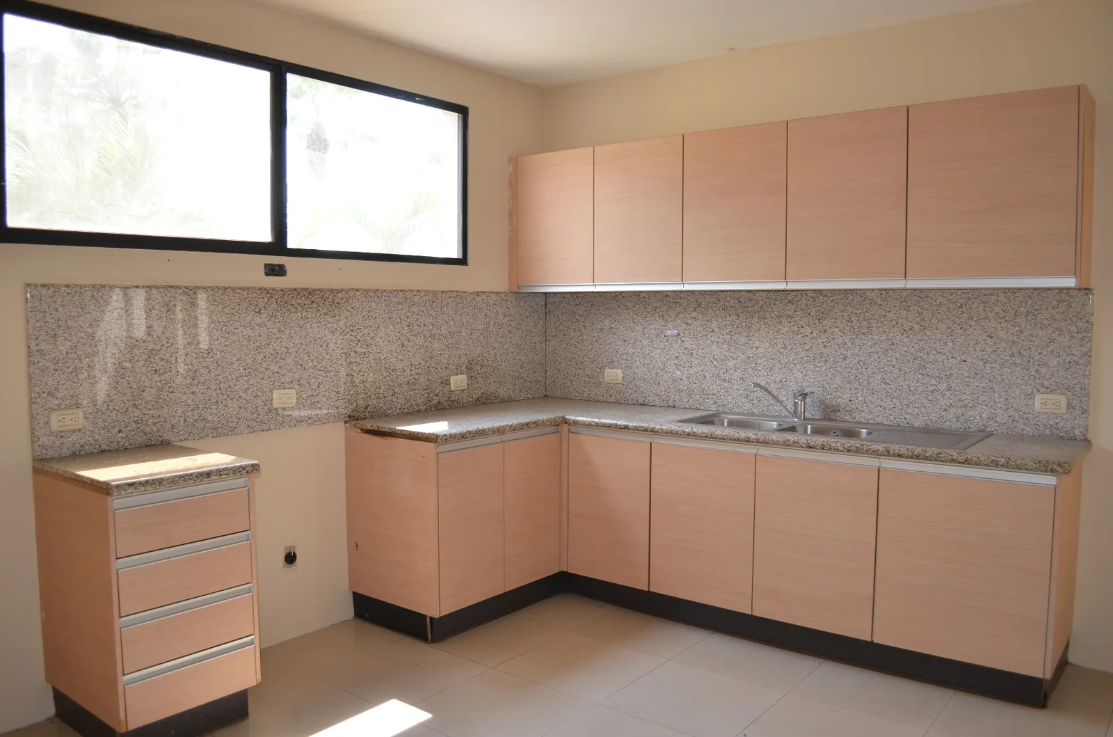 Townhouse en alquiler en Urbanización Ciudad Colón  – Foto 4