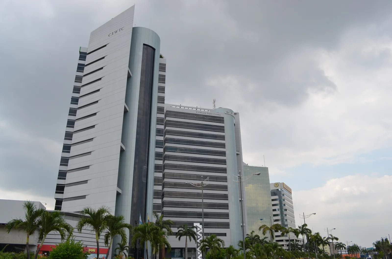 Oficina en alquiler en Edificio World Trade Center sector Norte – Foto 1