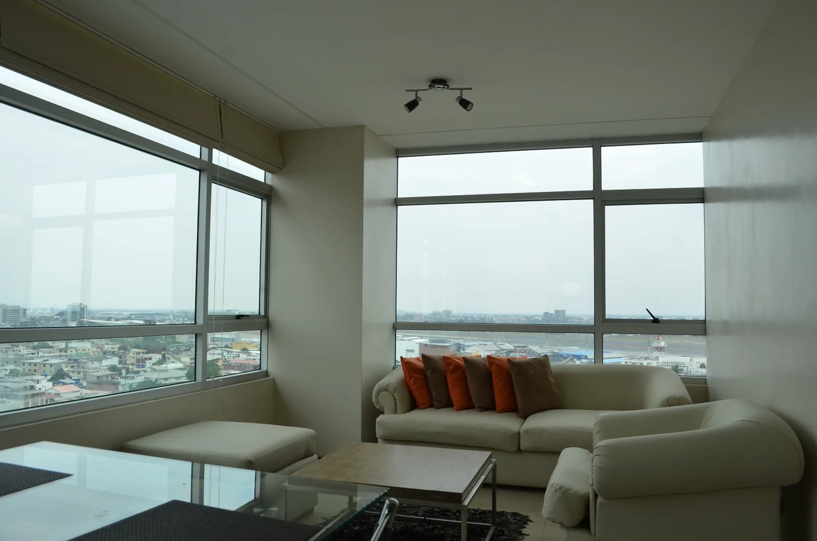 Suite en alquiler en edificio Elite Building sector Mall del Sol – Foto 2