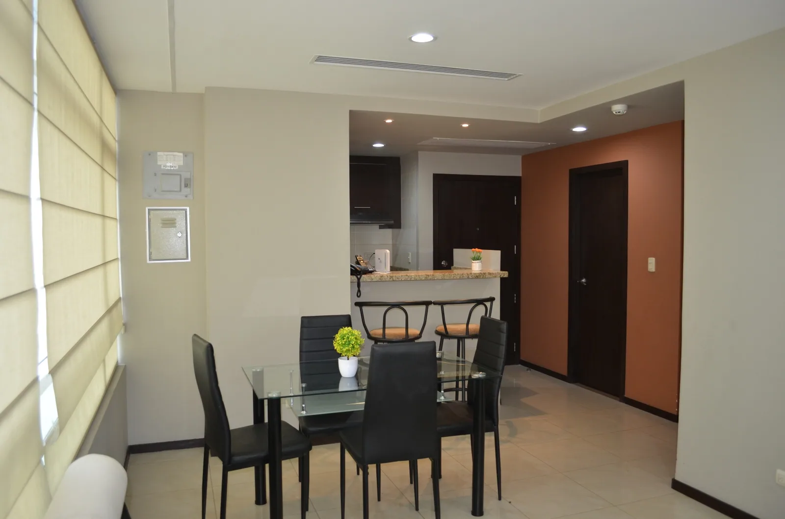 Suite en alquiler en edificio Elite Building sector Mall del Sol – Foto 1