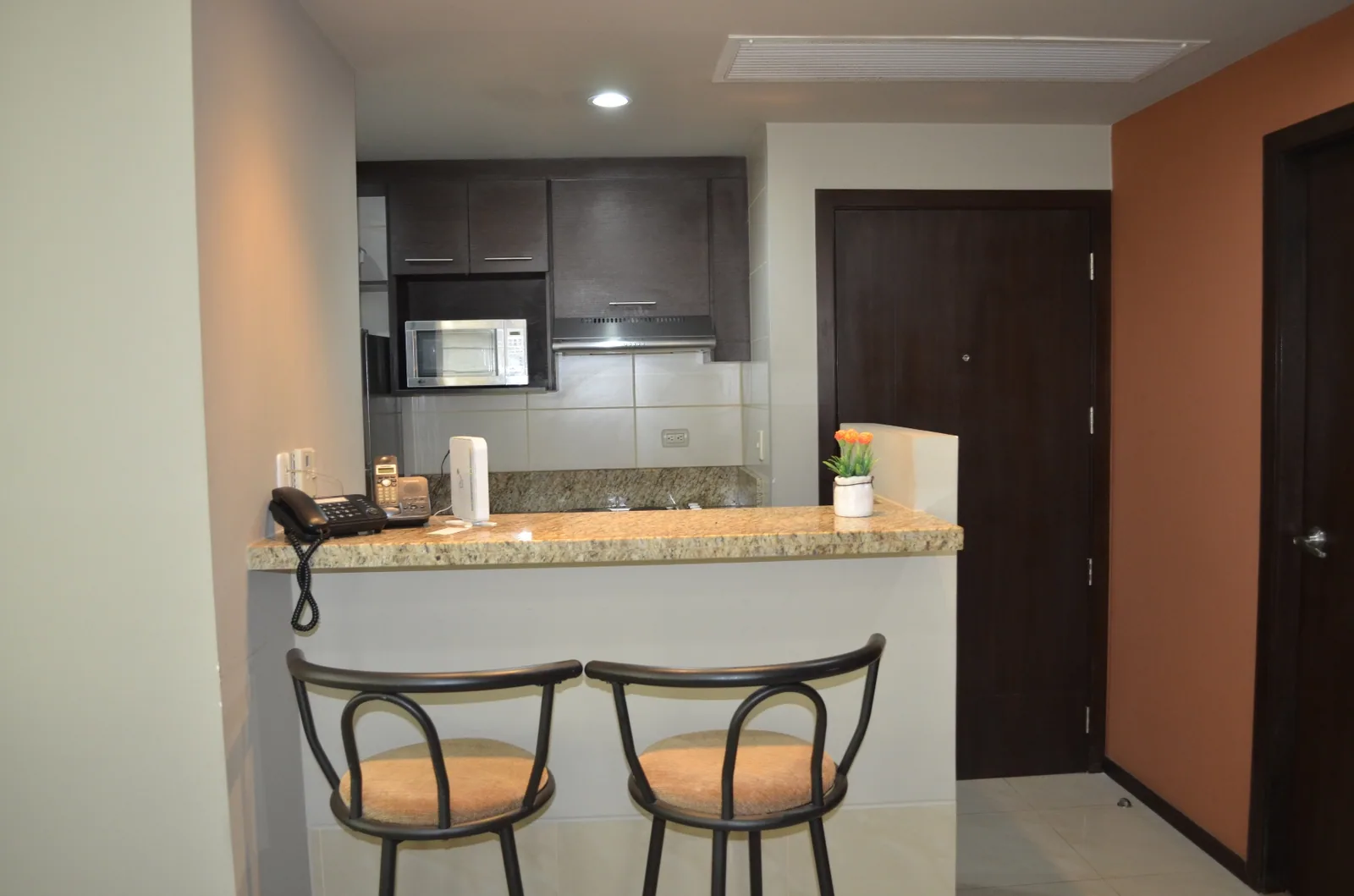 Suite en alquiler en edificio Elite Building sector Mall del Sol – Foto 4