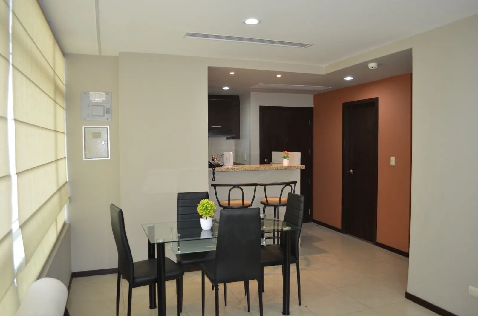 Suite en alquiler en edificio Elite Building sector Mall del Sol – Foto 5