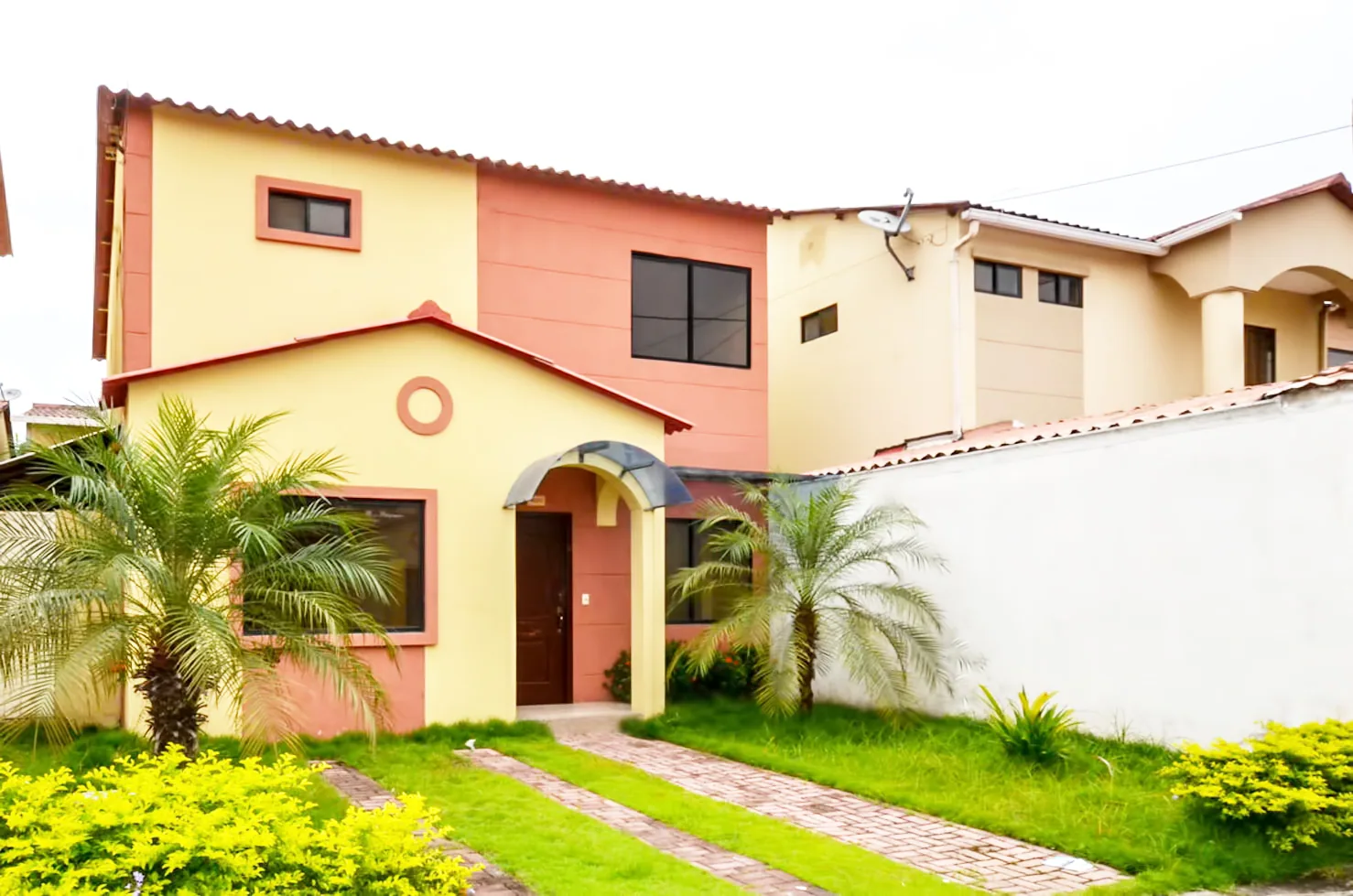 Casa en Alquiler en Urbanización Villa Club etp. Floral sector Vía Samborondón  – Foto 1