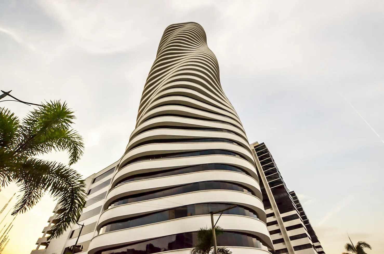Oficina en alquiler en edificio The Point sector centro de Guayaquil – Foto 1