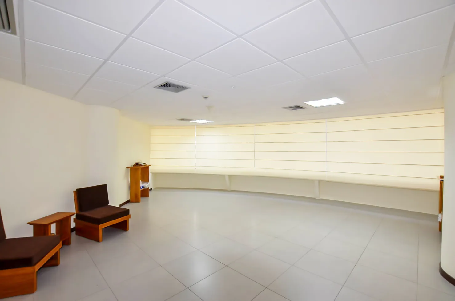 Oficina en alquiler en edificio The Point sector centro de Guayaquil – Foto 4