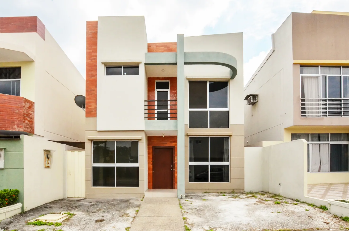 Casa en Alquiler en Urbanización Belo Horizonte sector Vía a la Costa – Foto 1