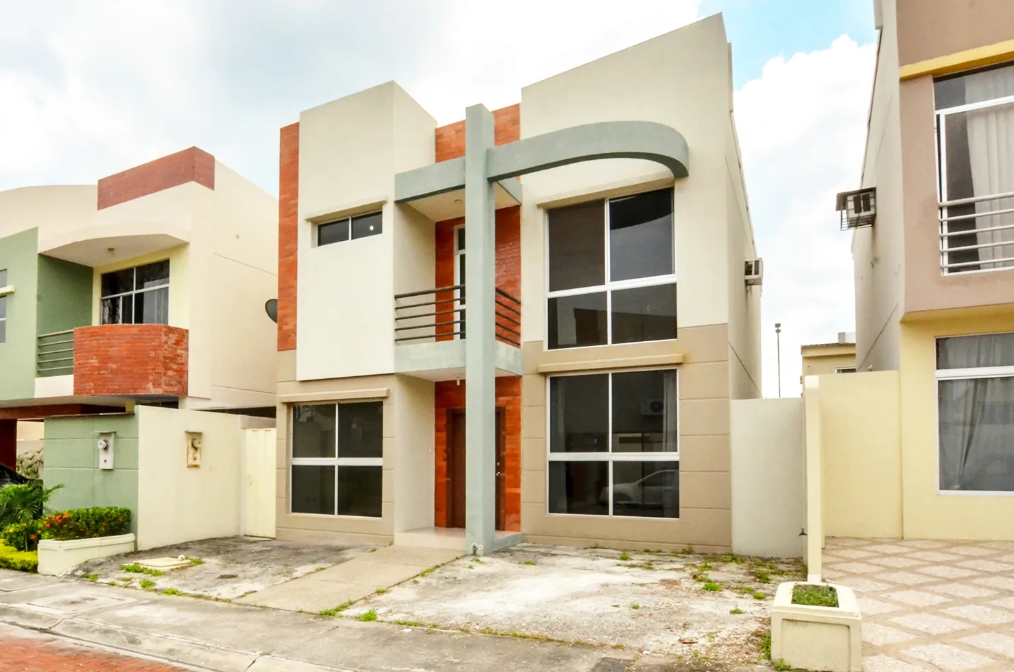 Casa en Alquiler en Urbanización Belo Horizonte sector Vía a la Costa – Foto 3