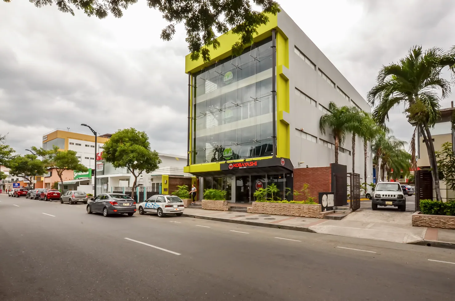 Local Comercial en alquiler en Urdesa Central sector norte de Guayaquil – Foto 2