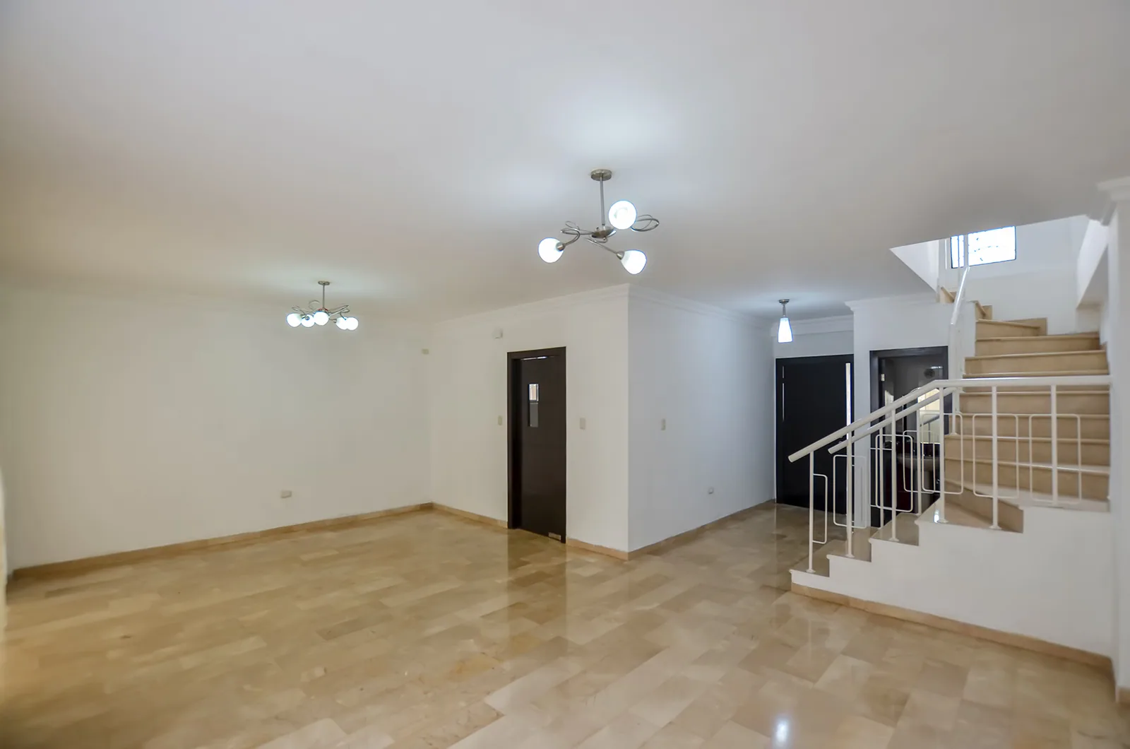 Casa en alquiler en urbanización Portal al Sol sector Vía a la Costa – Foto 3
