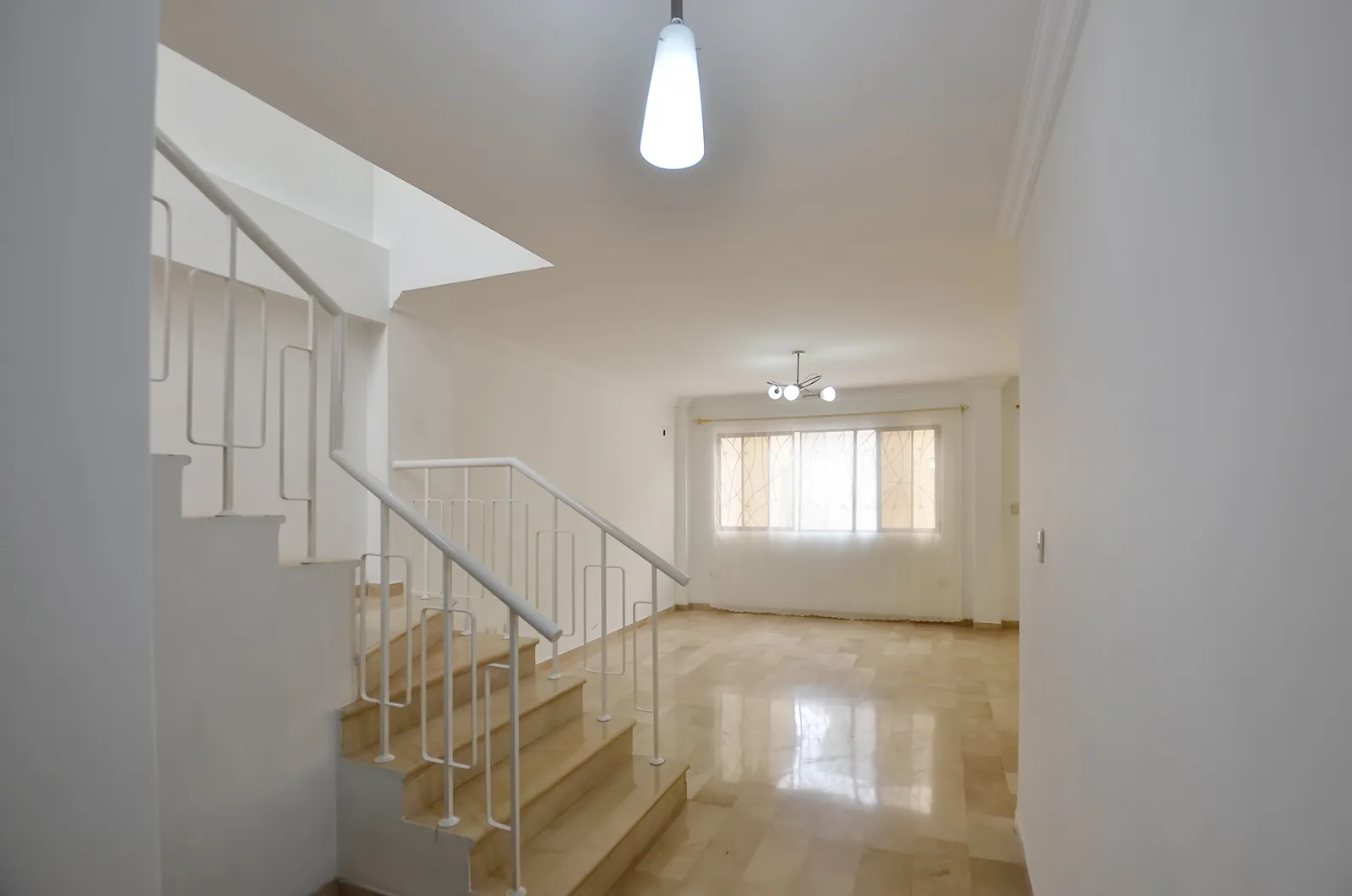 Casa en alquiler en urbanización Portal al Sol sector Vía a la Costa – Foto 4