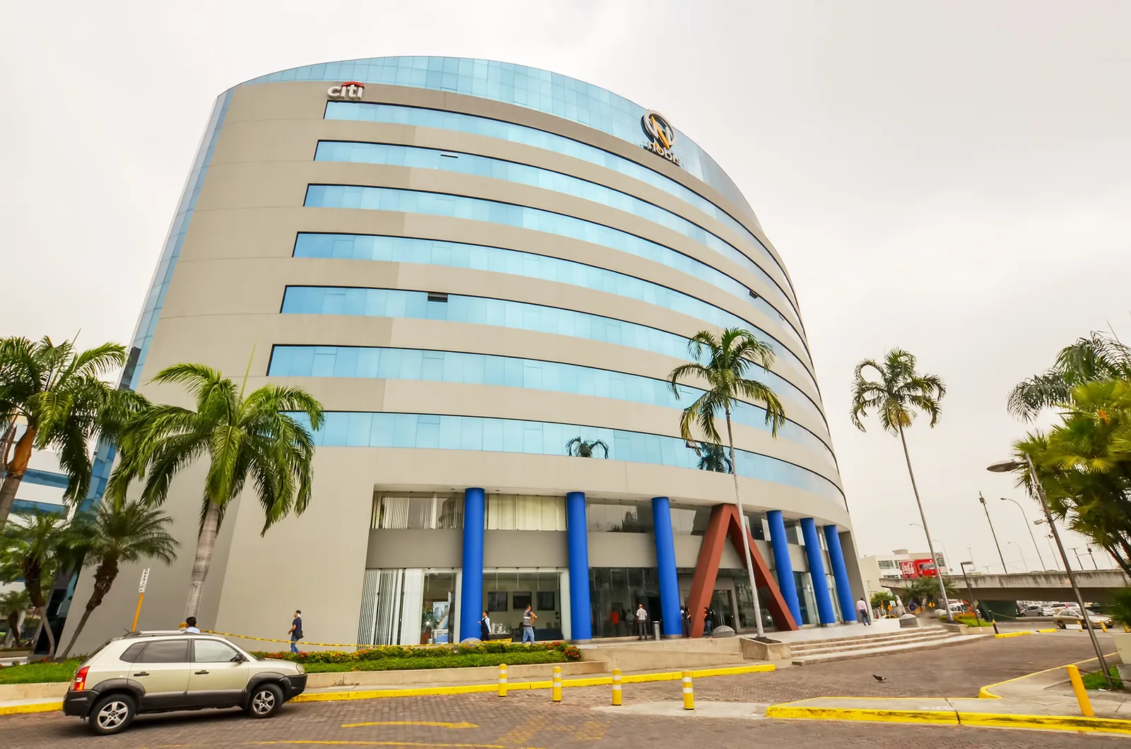 Oficina en alquiler en Edificio Executive Center sector norte de Guayaquil – Foto 1
