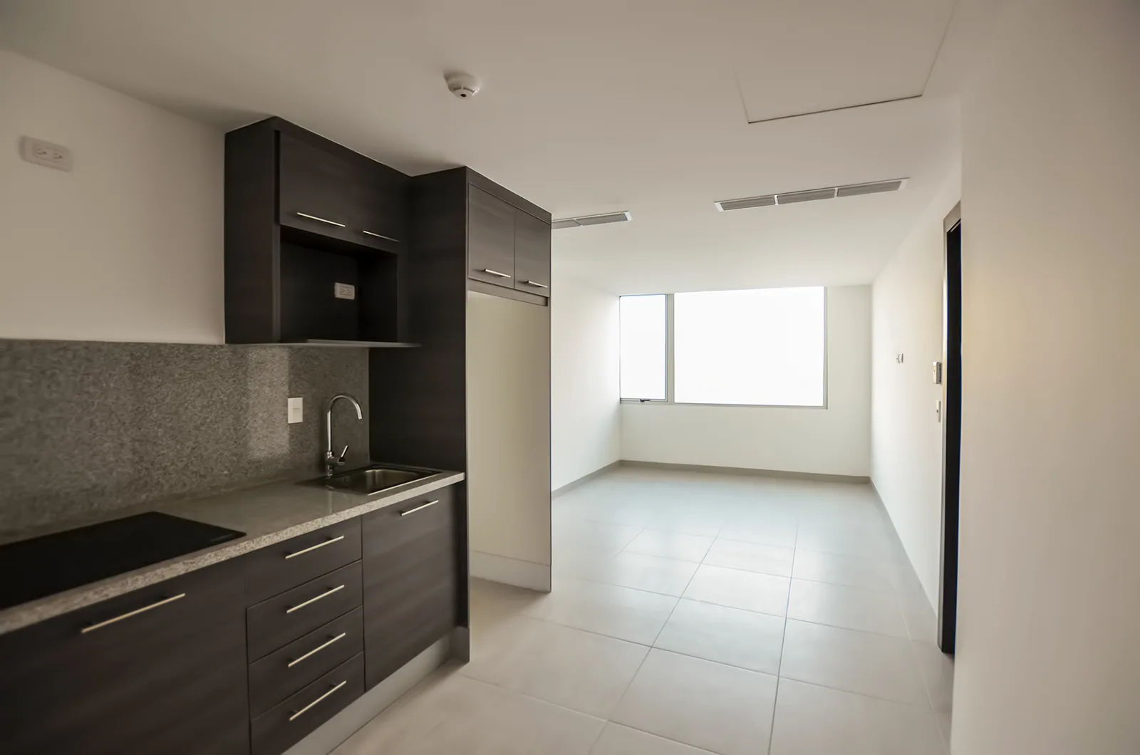 Suite en venta en Edificio Quo sector norte de Guayaquil