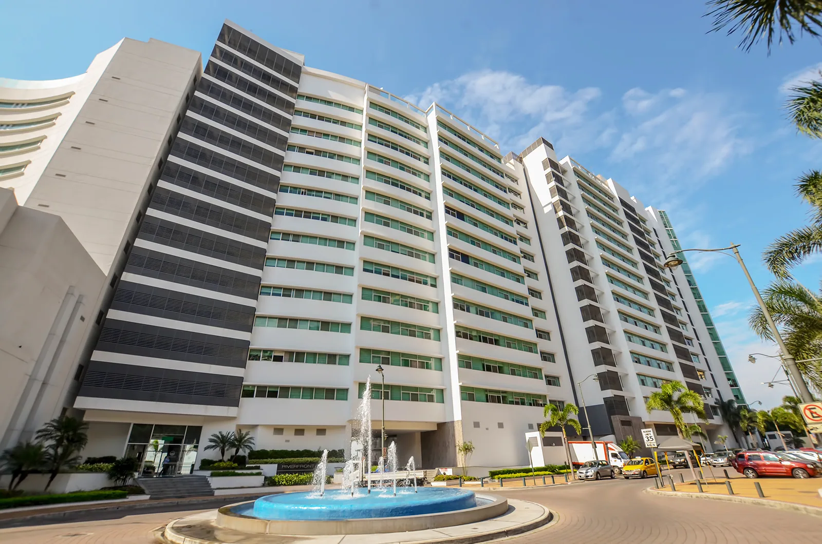 Departamento en venta en Riverfront 2 sector centro de Guayaquil – Foto 1