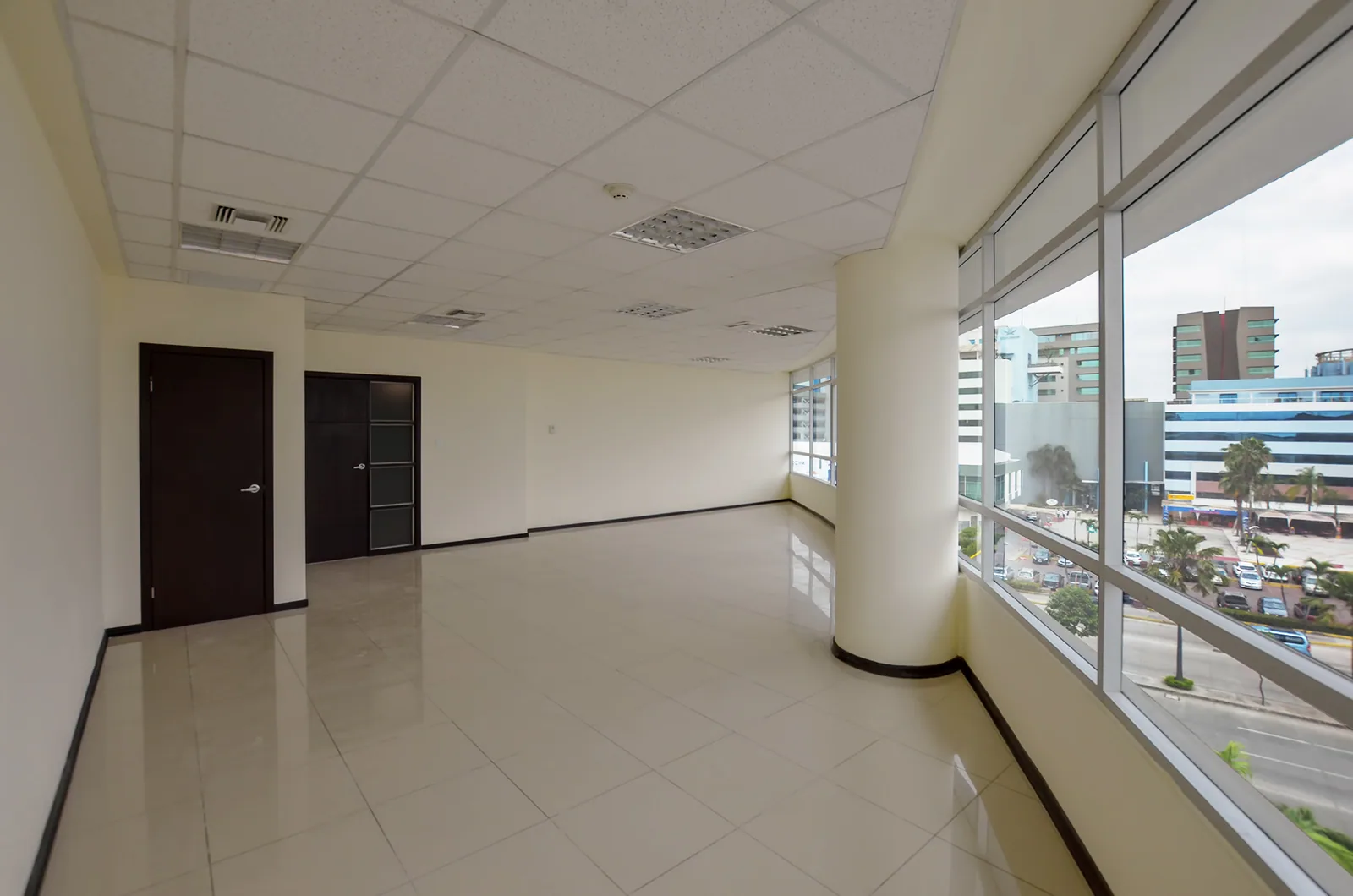 Oficina en alquiler en Torres del Mall sector norte de Guayaquil – Foto 1