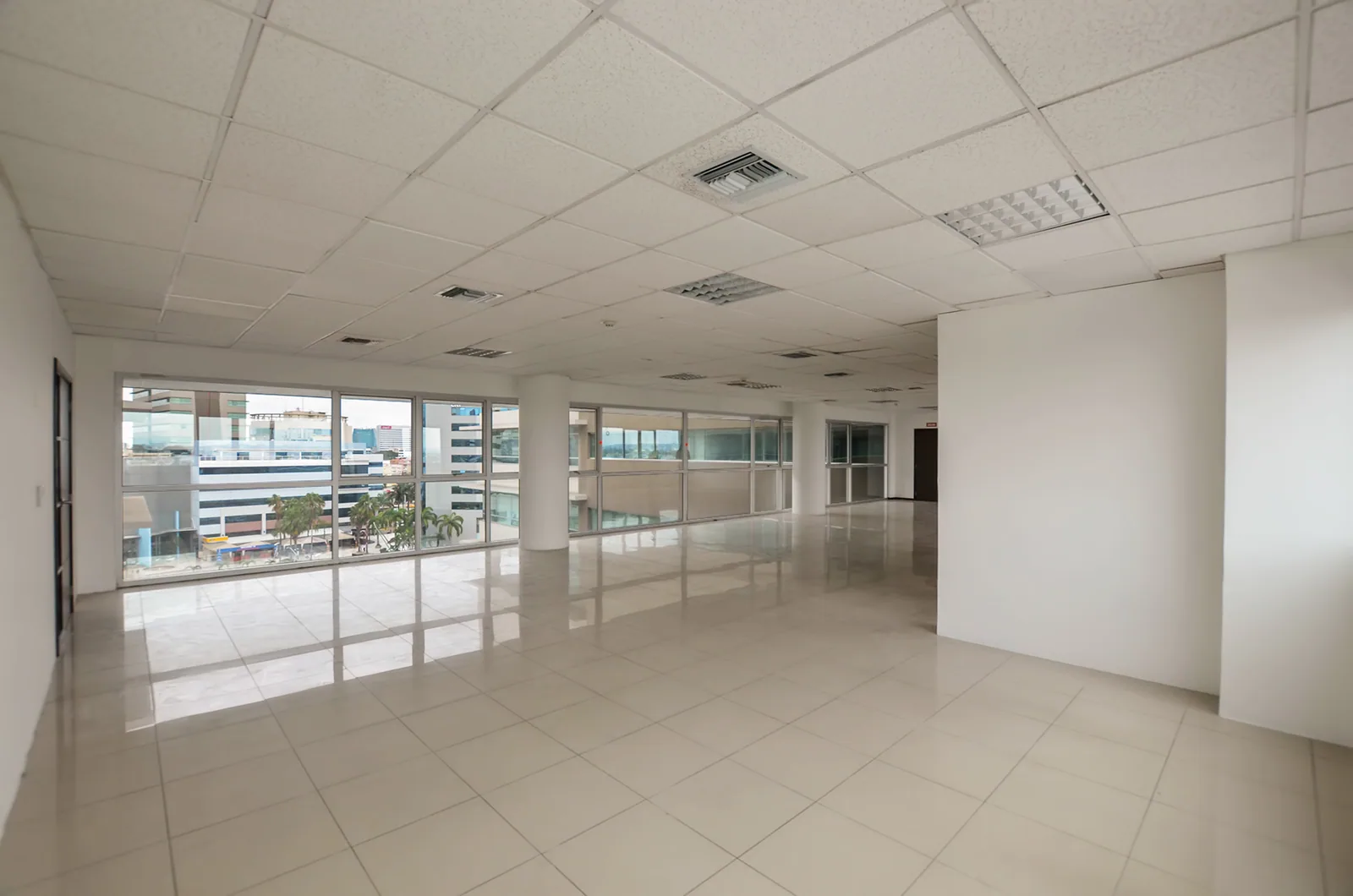 Oficina en alquiler en Torres del Mall sector norte de Guayaquil – Foto 1