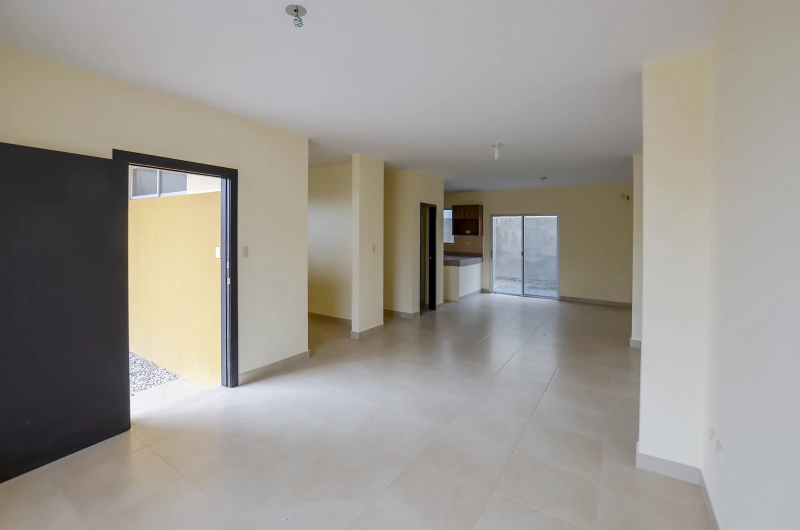 Casa en alquiler en urbanización Arboletta sector Vía a Daule – Foto 2