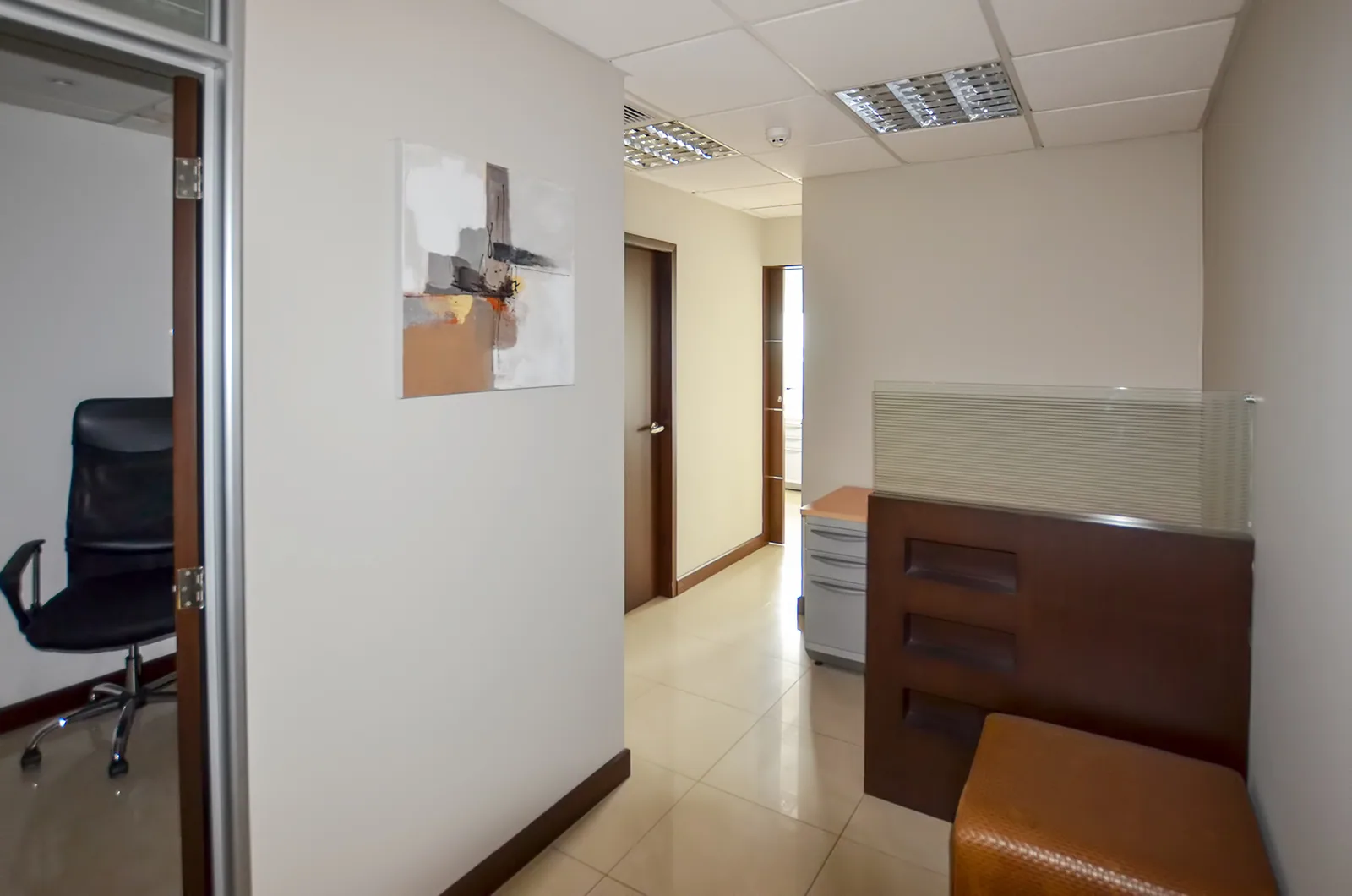 Oficina en alquiler en Trade Building sector norte de Guayaquil – Foto 2