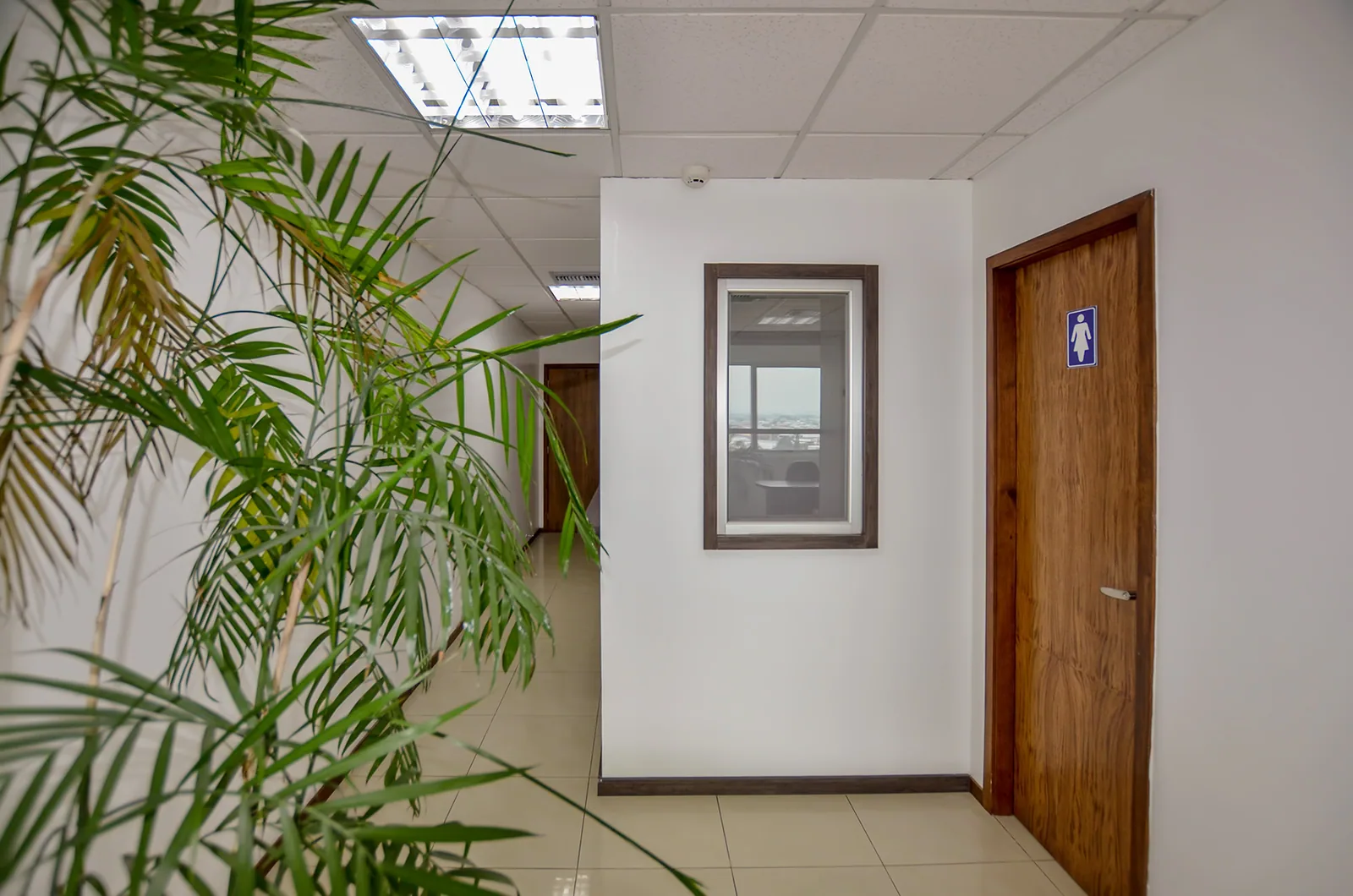 Oficina en alquiler en Trade Building sector norte de Guayaquil – Foto 4