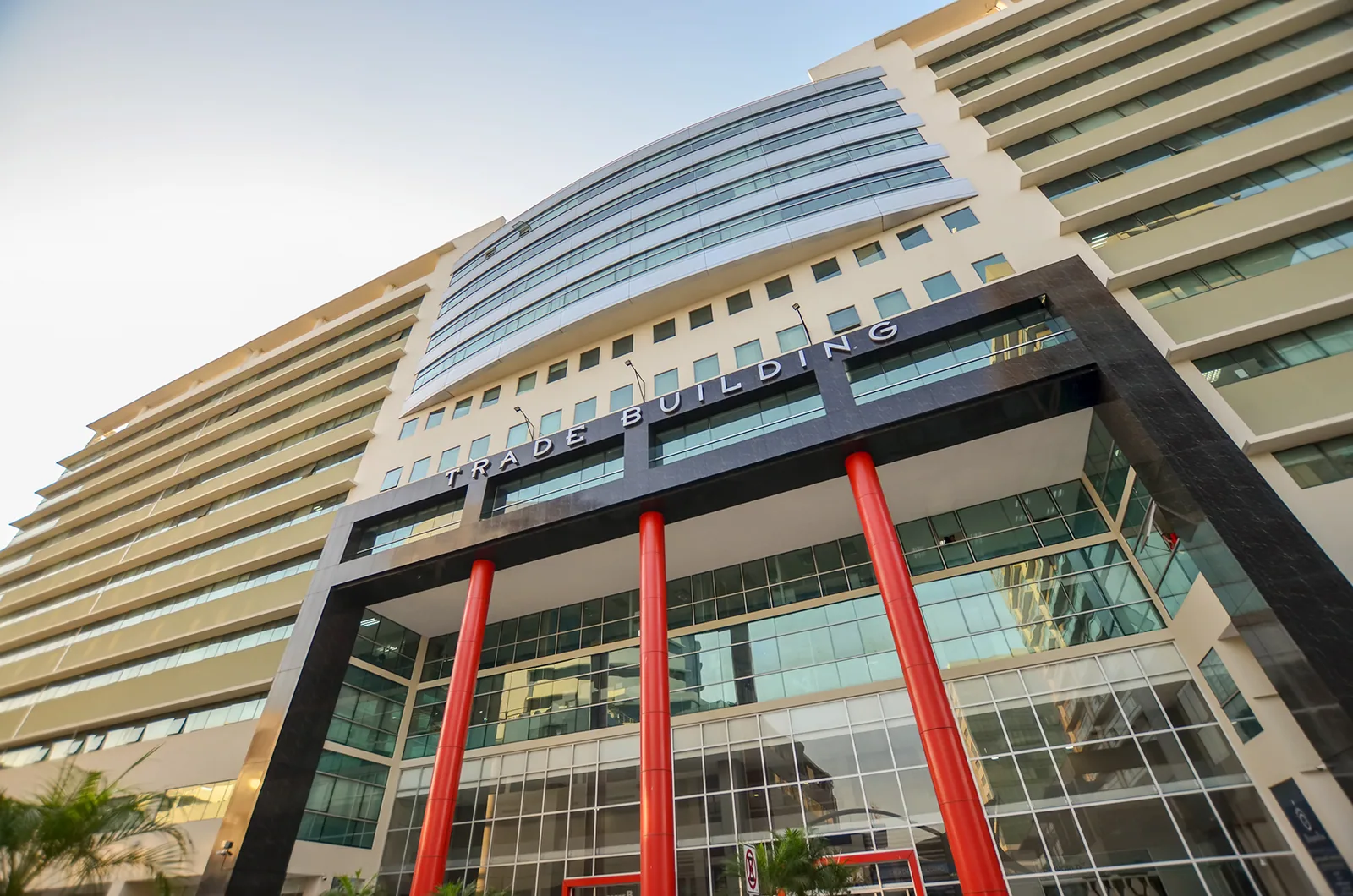 Oficina en alquiler en Edificio Trade Building sector norte de Guayaquil – Foto 1