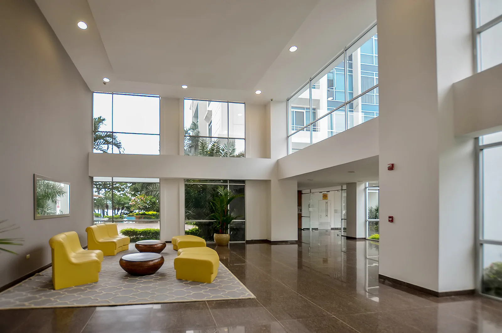 Departamento en alquiler en River Towers sector Vía a Samborondón – Foto 1
