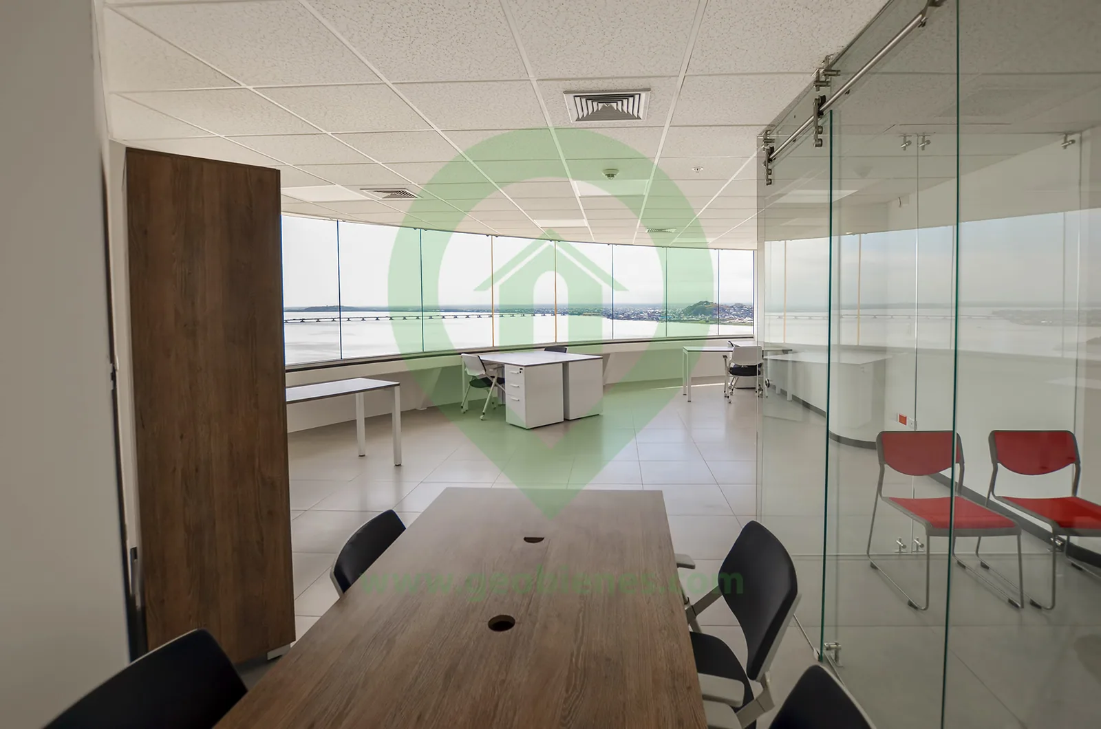 Oficina en alquiler en edificio The Point centro de Guayaquil – Foto 5