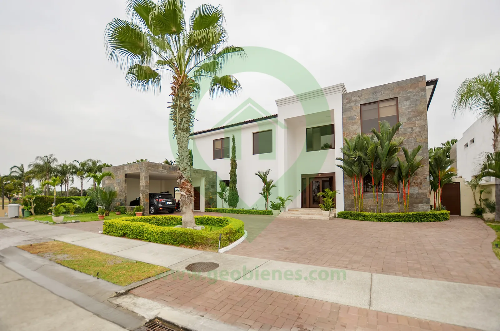 Casa en venta en Mocolí Golf Club vía a Samborondón