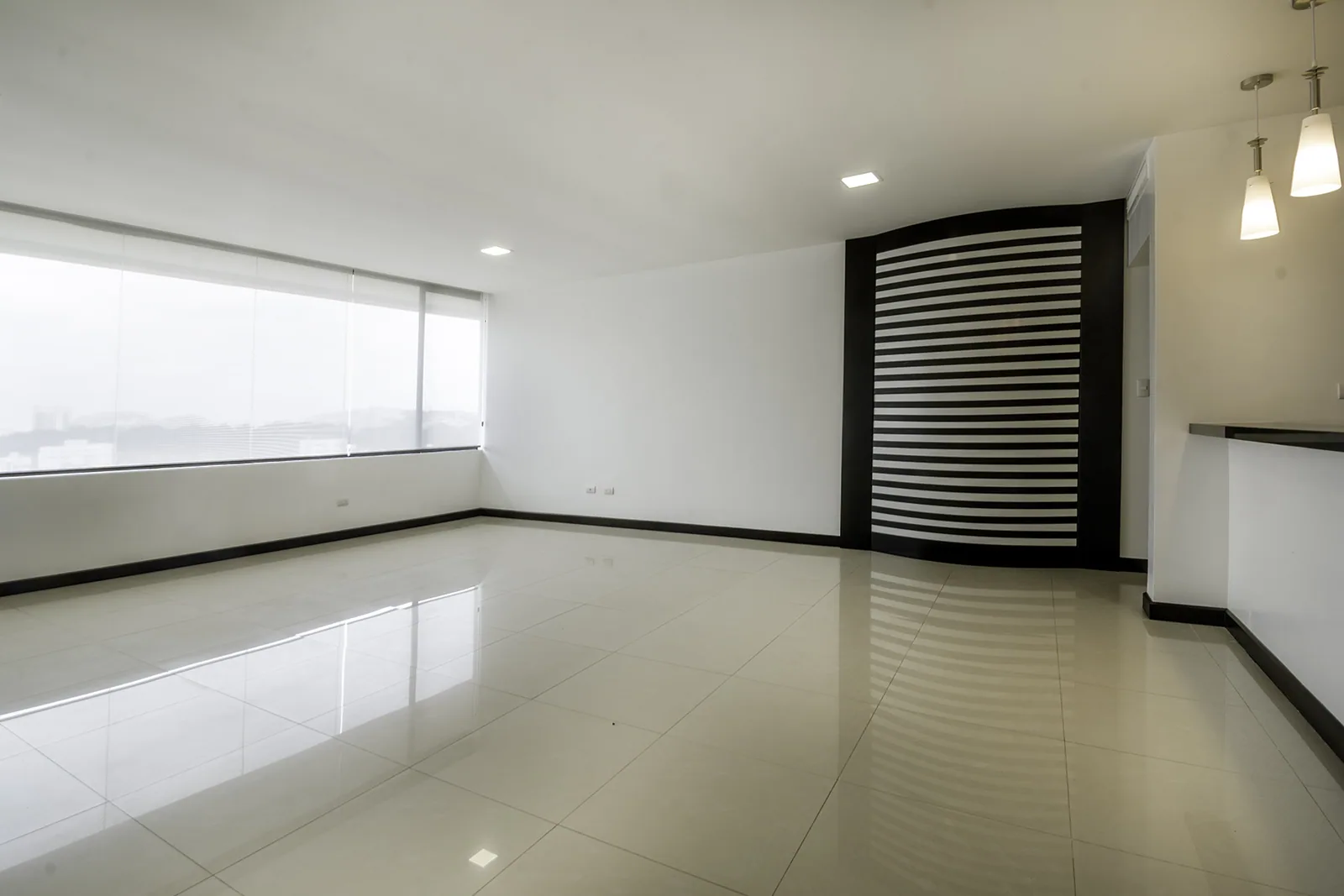 Departamento en alquiler en Torre Colón I norte de Guayaquil – Foto 2