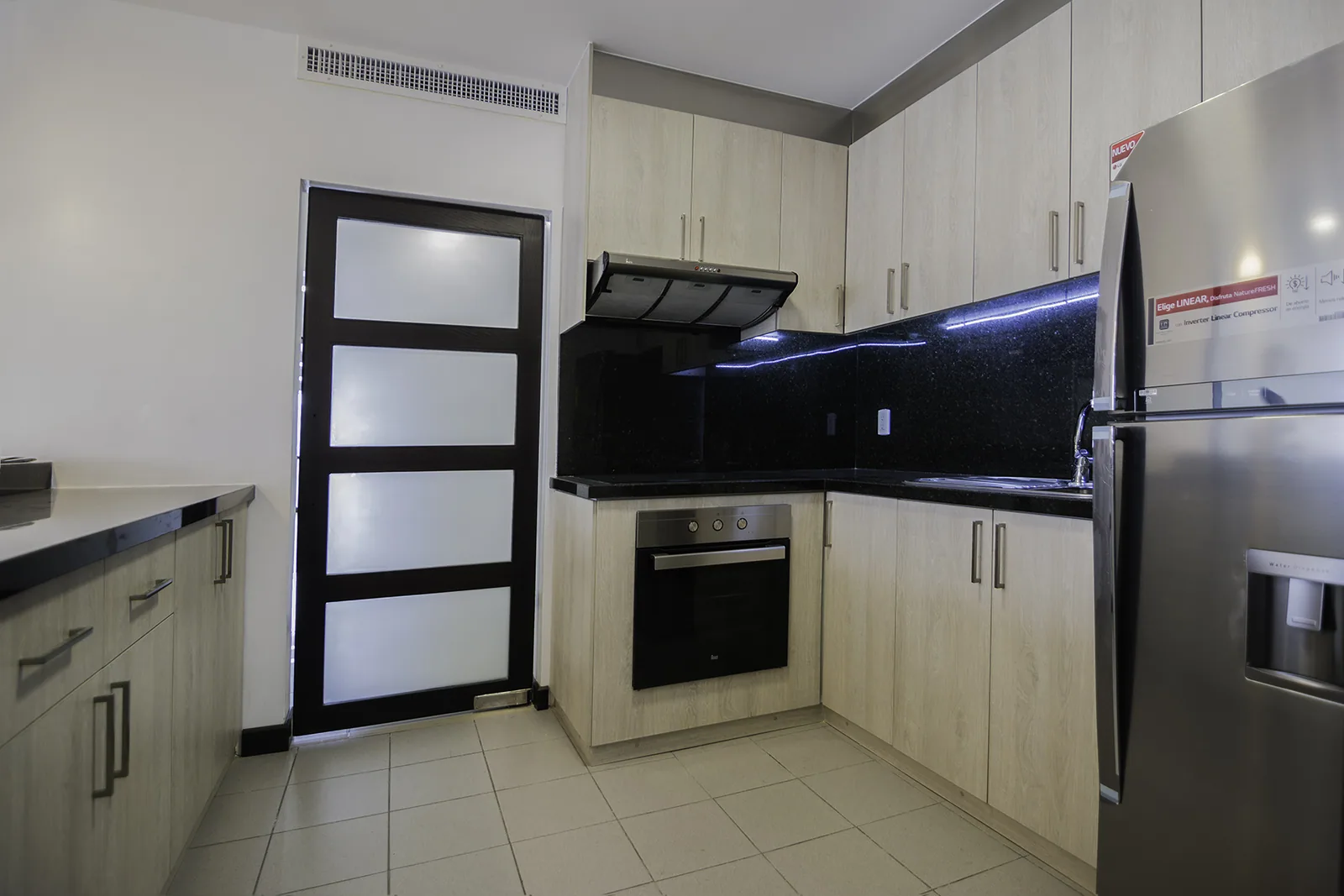 Departamento en alquiler en Torre Colón I norte de Guayaquil – Foto 3
