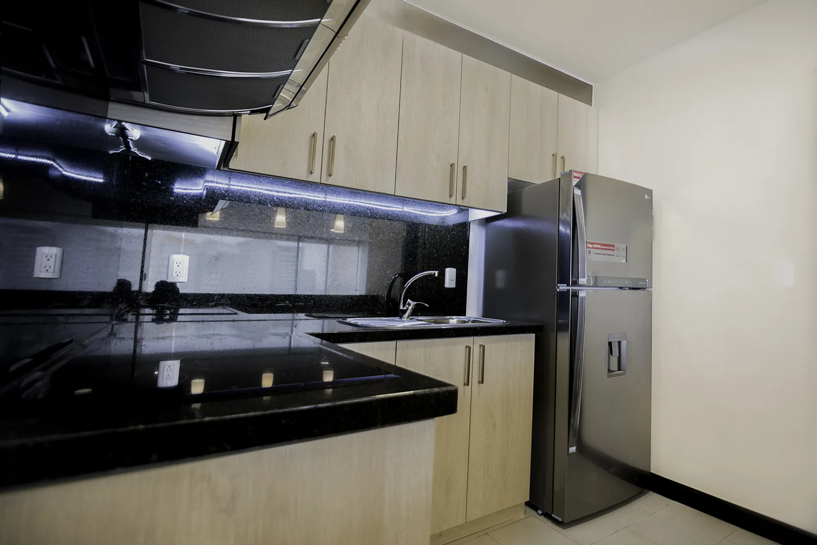 Departamento en alquiler en Torre Colón I norte de Guayaquil – Foto 4
