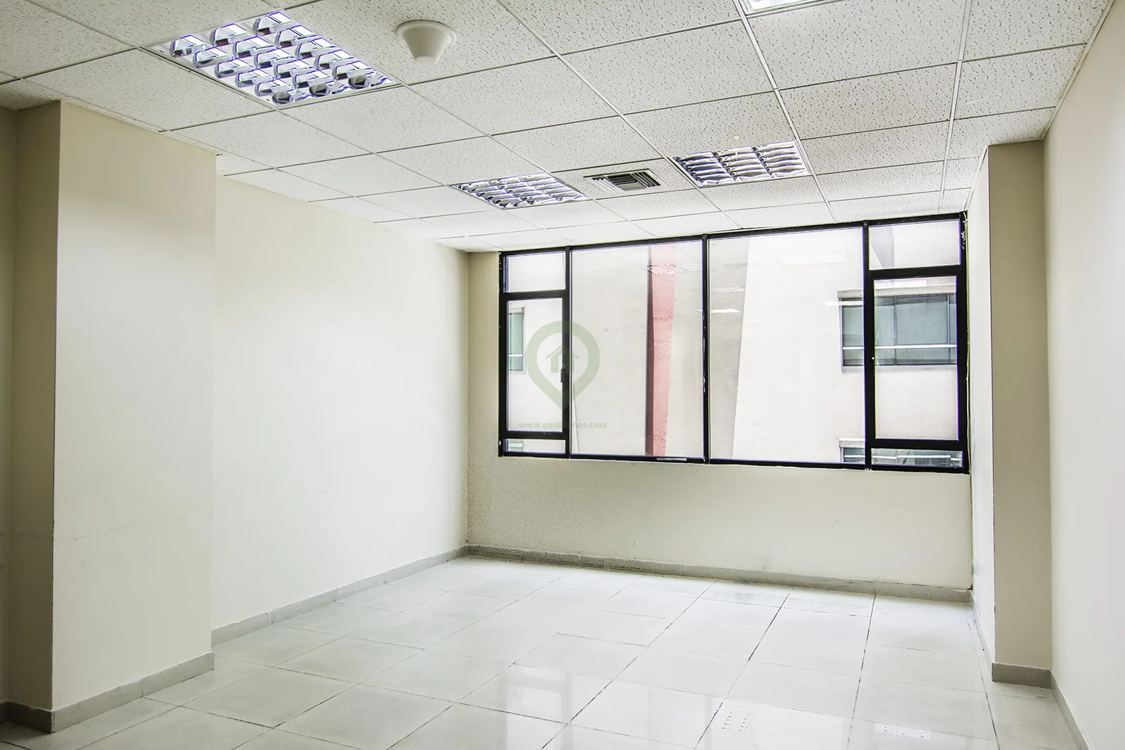 Oficina en alquiler en Professional Center norte de Guayaquil – Foto 1