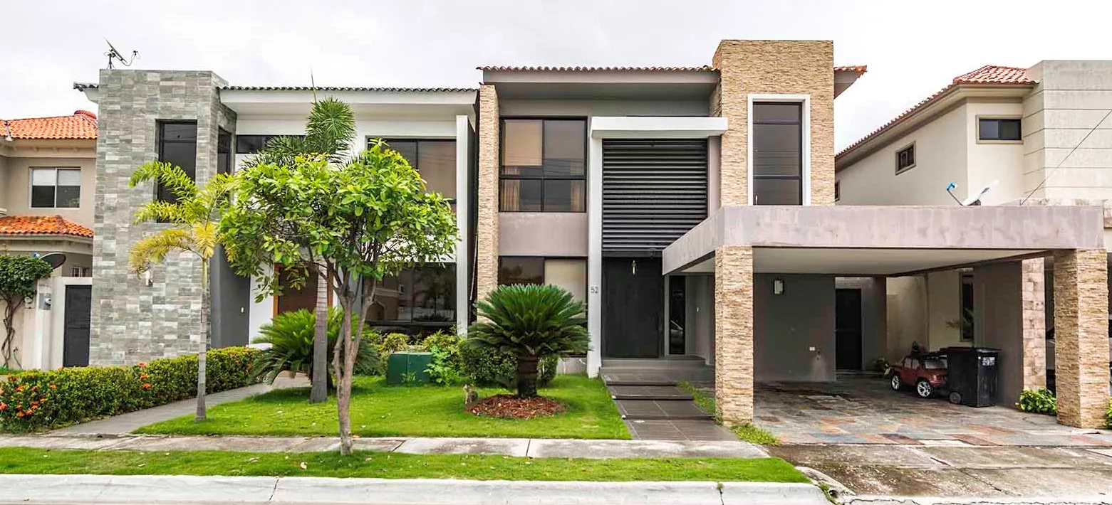 Casa en venta en La Laguna vía a Samborondón – Foto 1