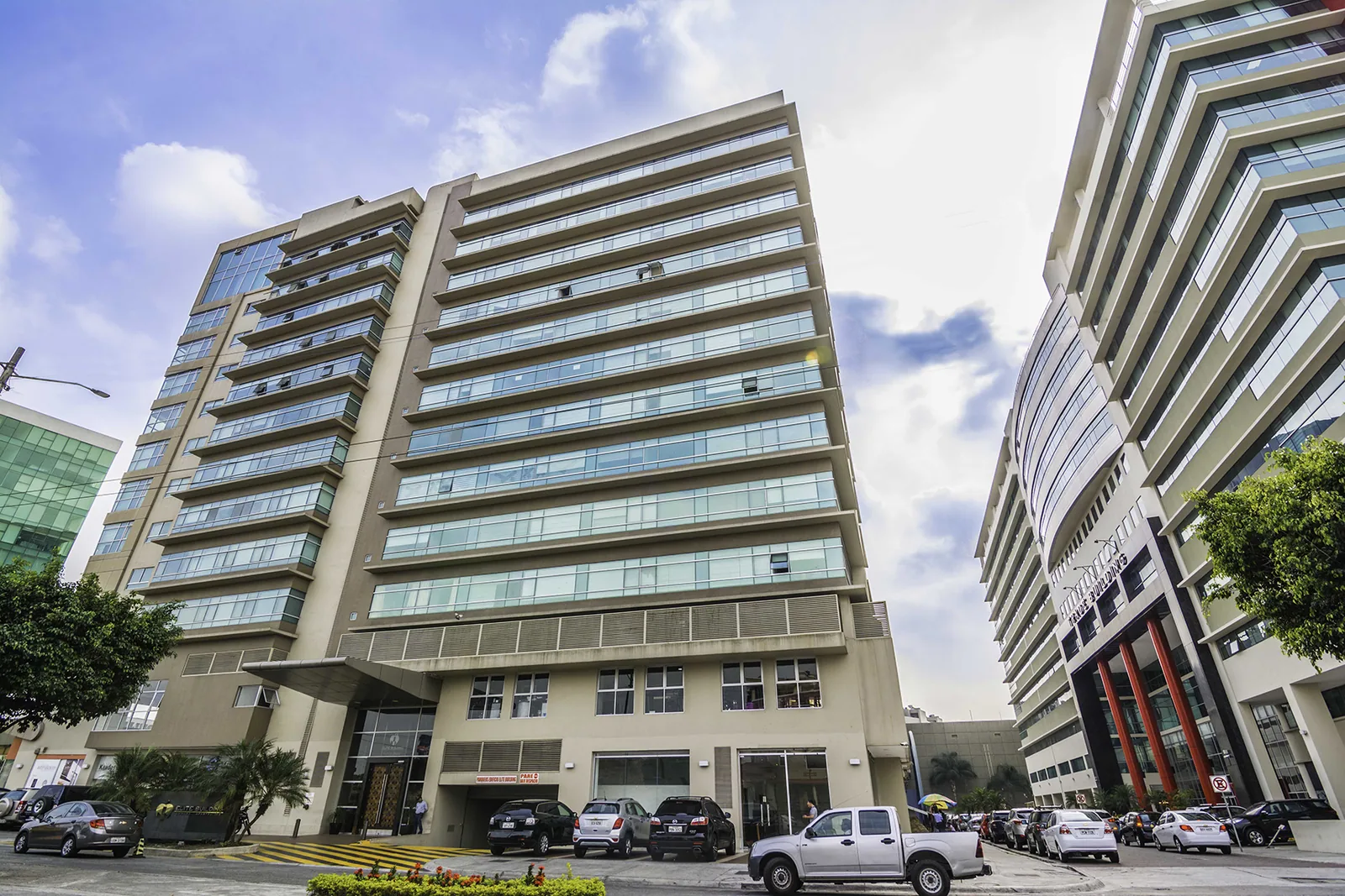 Parqueo en Alquiler en Elite Building Norte de Guayaquil – Foto 1