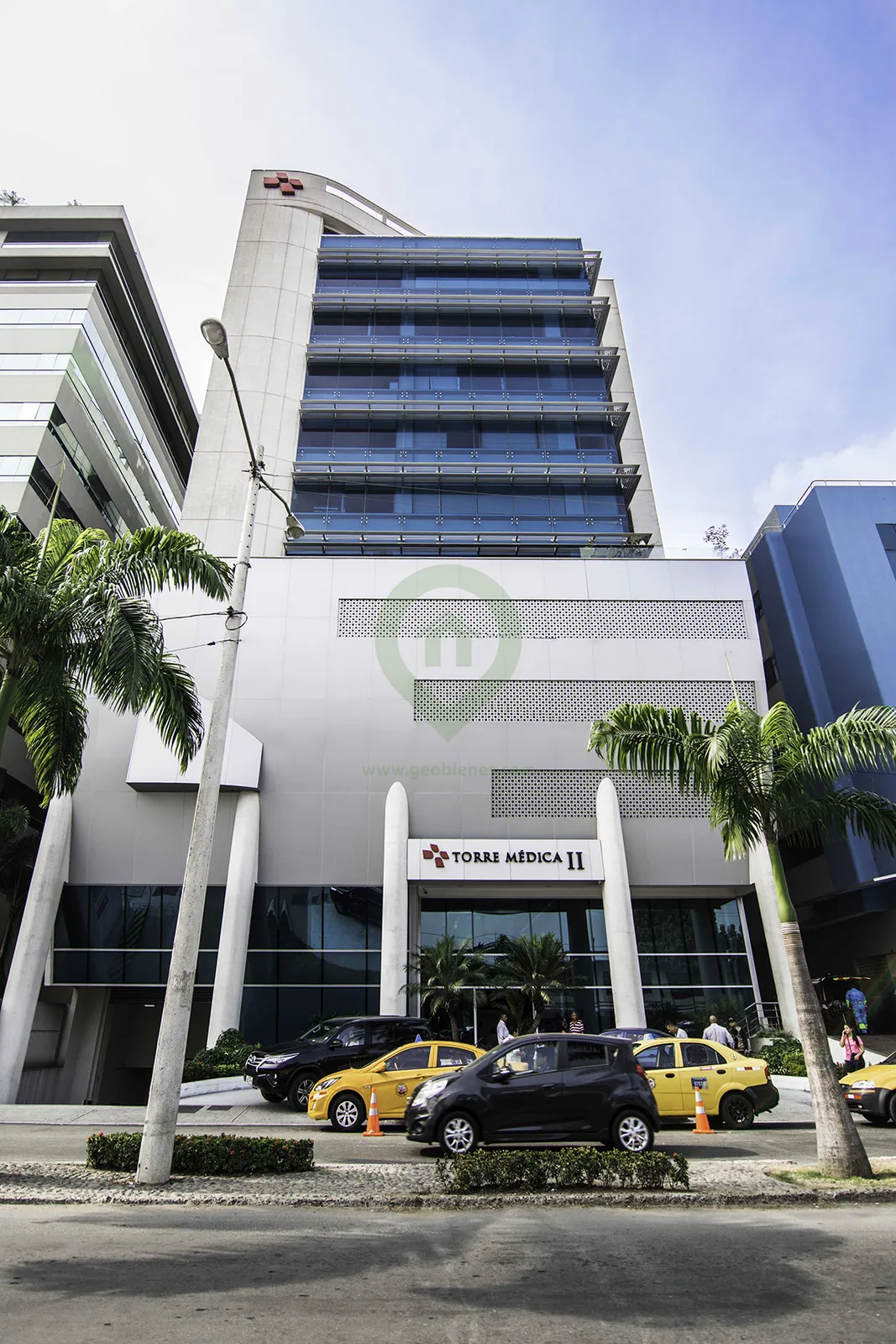 Parqueos en Alquiler en Torre Medica II Norte de Guayaquil – Foto 1
