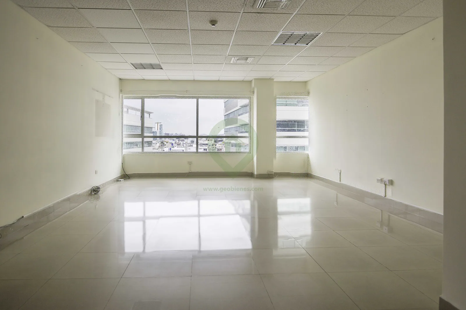 Oficina en alquiler en Centro Empresarial Colón norte de Guayaquil – Foto 2