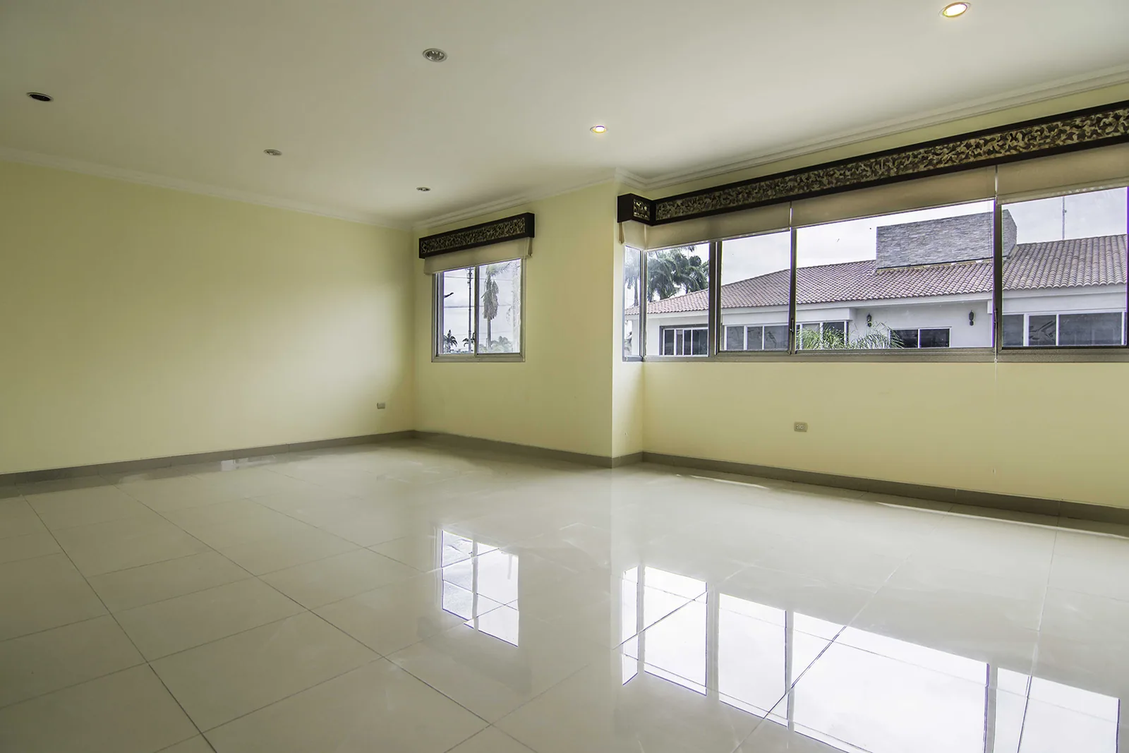 Departamento en alquiler en Urbanización Singapur vía a Samborondón – Foto 4