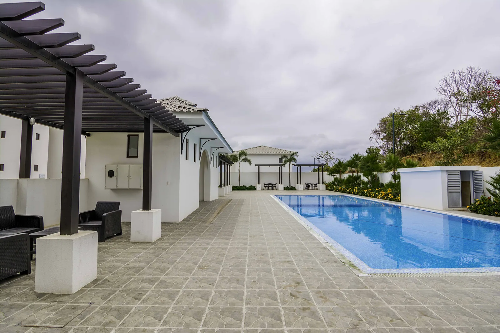 Departamento en alquiler en Villas del Bosque vía a la Costa - Guayaquil