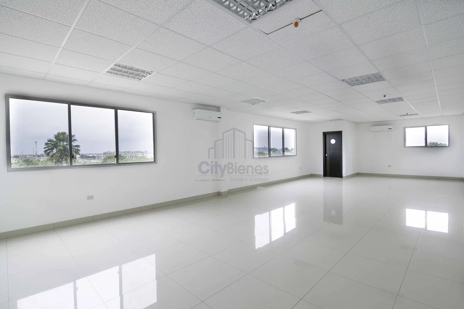 Oficina en venta en Edificio Diana Quintana vía a Samborondón – Foto 2
