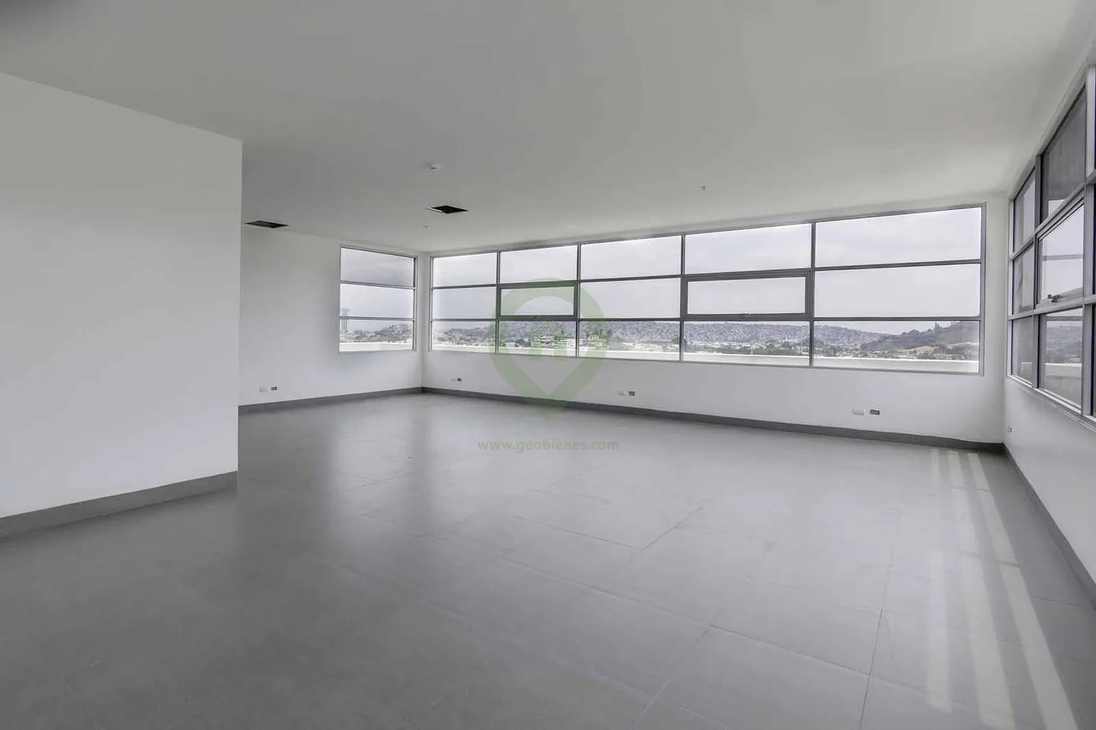 Oficina en alquiler en Olivos Tower Los Ceibos - Guayaquil – Foto 4
