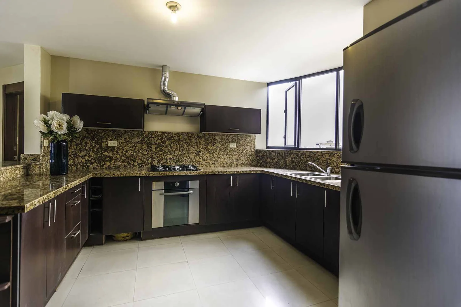 Departamento en alquiler en Ciudad Colón norte de Guayaquil – Foto 3