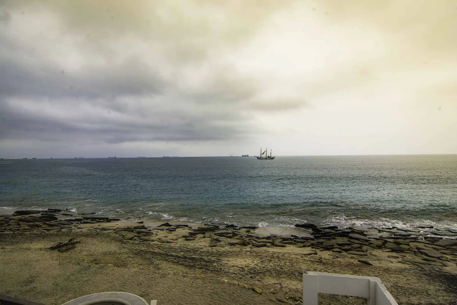 Departamento en venta con vista al mar Condominio Nigon en Capaes - Santa Elena – Foto 1