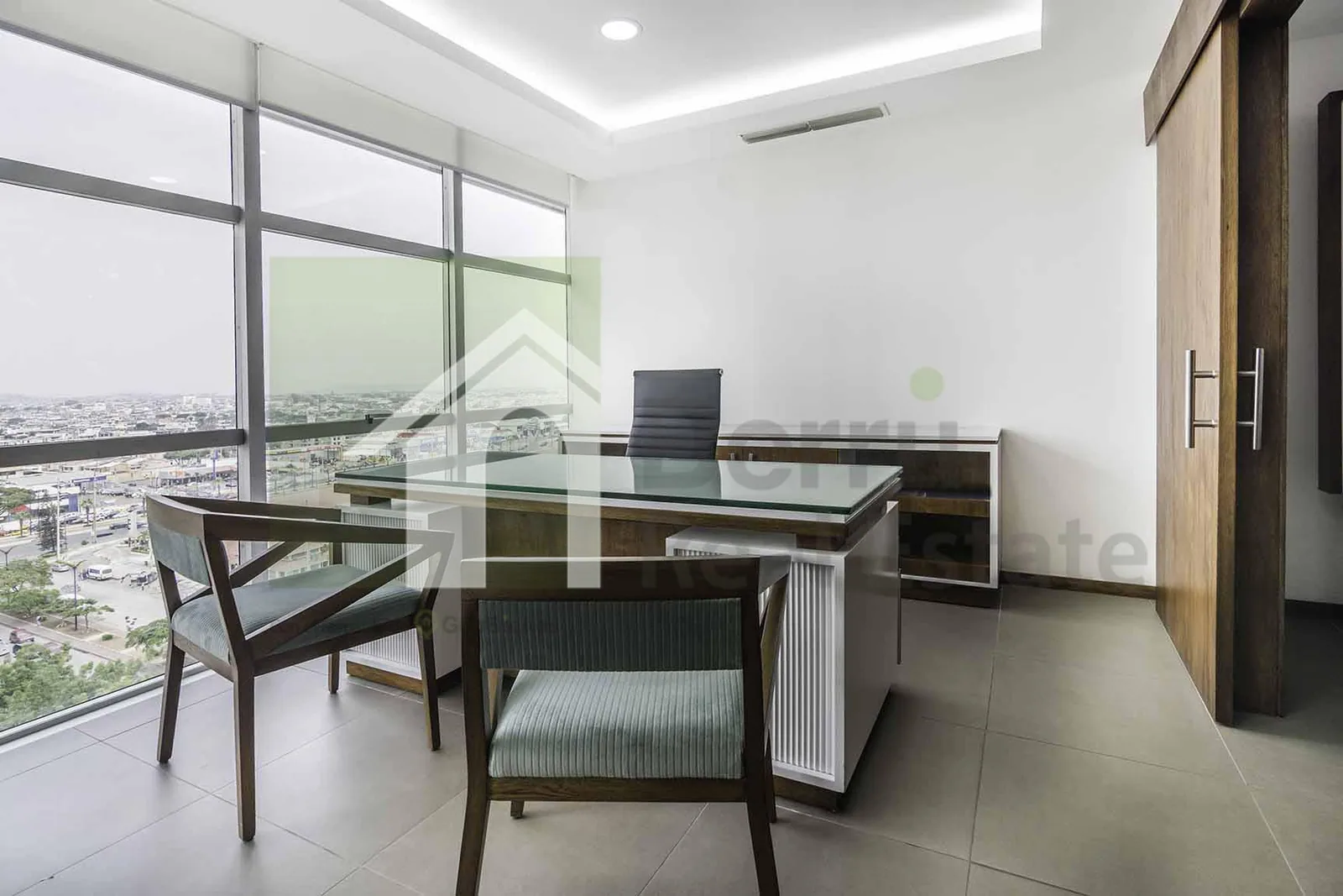 Oficina en venta en Sky Building norte de Guayaquil – Foto 3