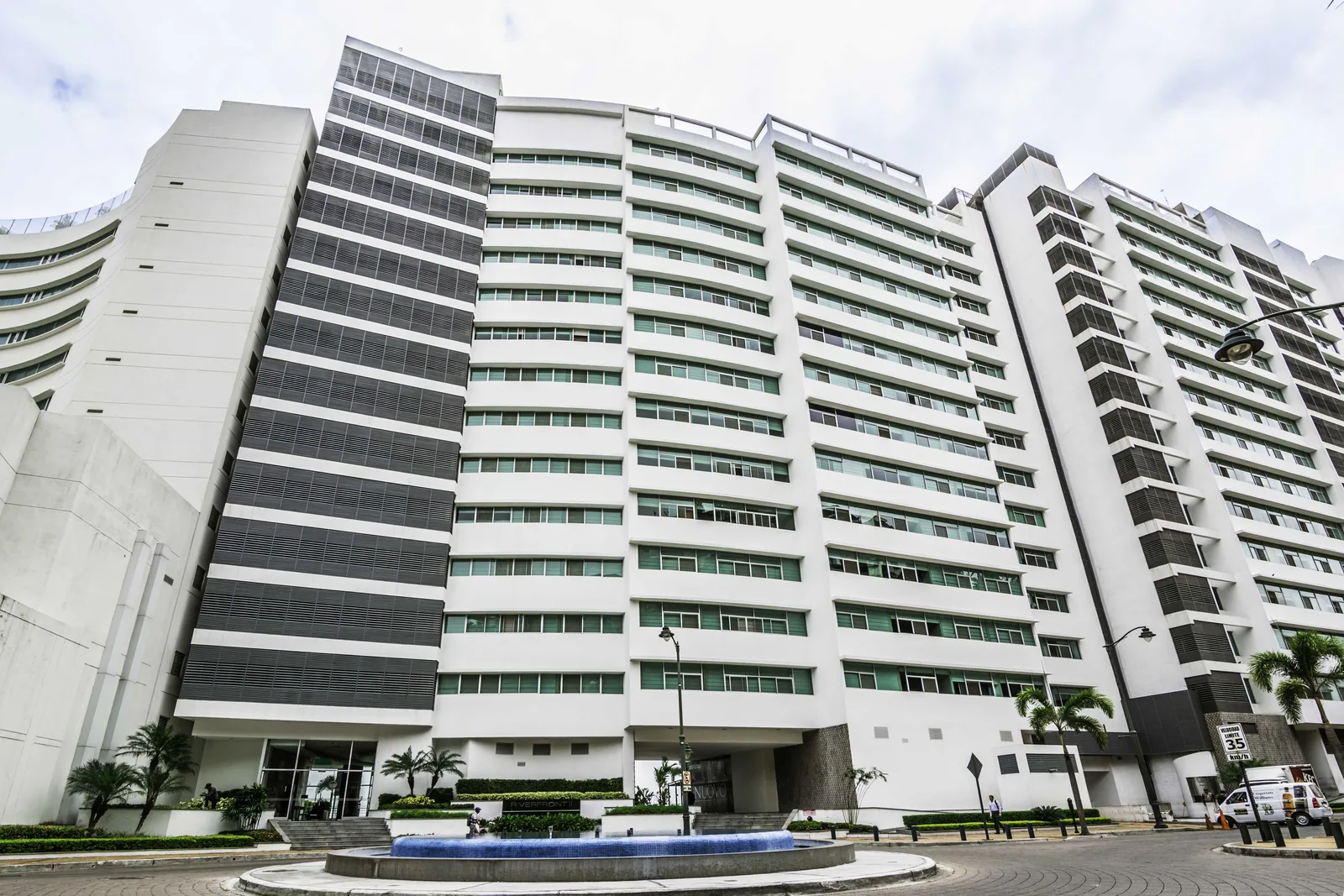 Departamento en Venta Riverfront II, Puerto Santa Ana, Guayaquil – Foto 1