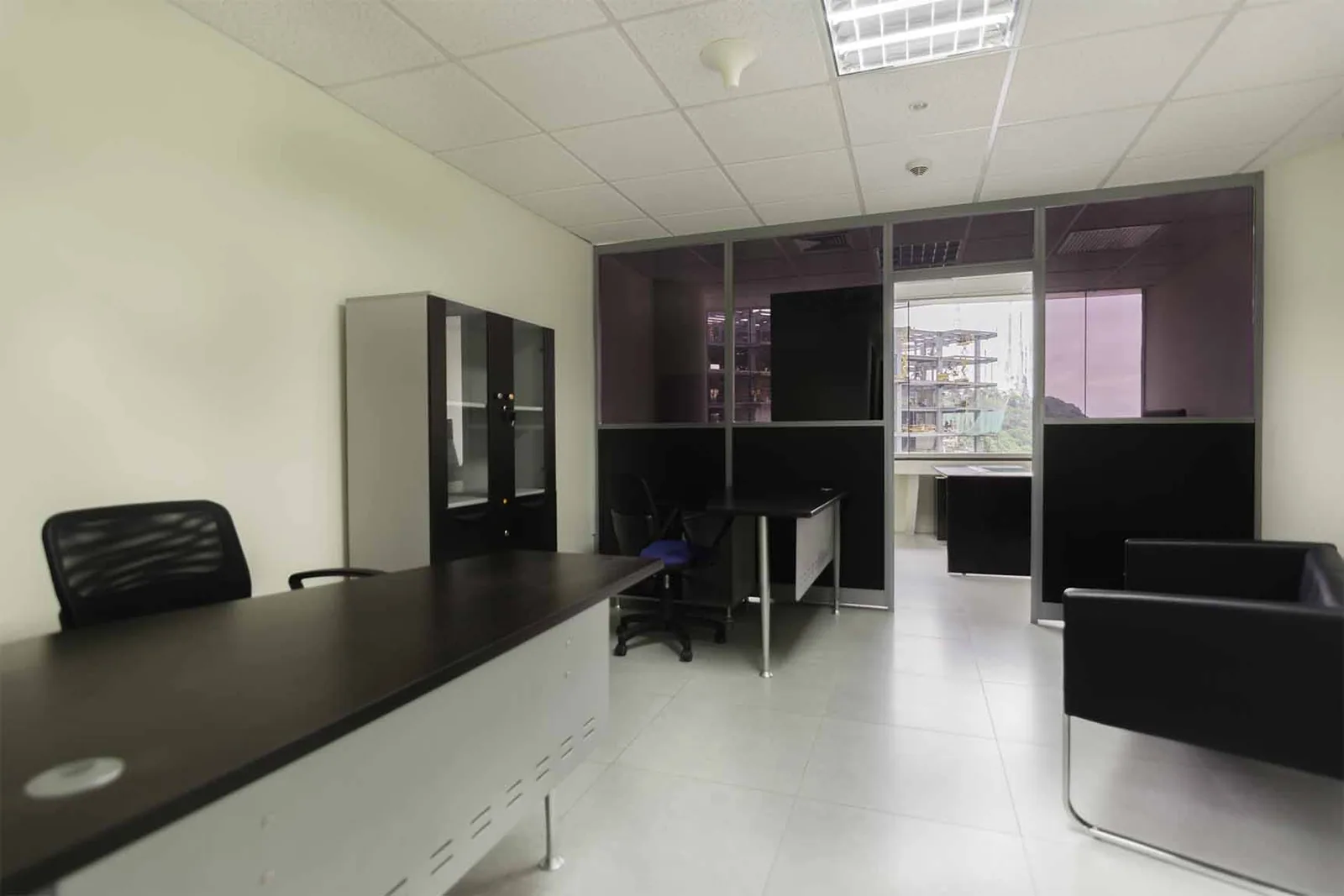 Oficina en Alquiler Edificio The Point, Puerto Santa Ana, Centro de Guayaquil – Foto 2